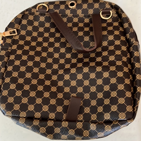 Mini backpack style purse - Picture 2 of 2